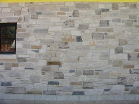 Light buff and grey stonework in Allstone’s Custom Kerio Blend reference